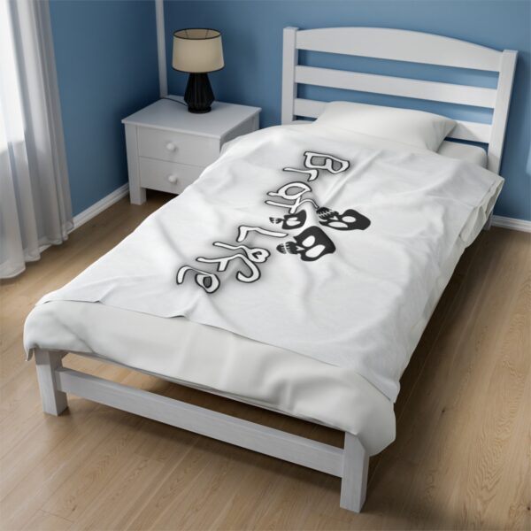 Brat Life TriSkull Velveteen Plush Blanket - Image 3