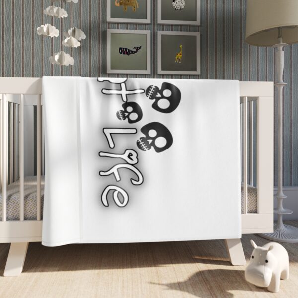 Brat Life TriSkull Throw Blanket - Image 5