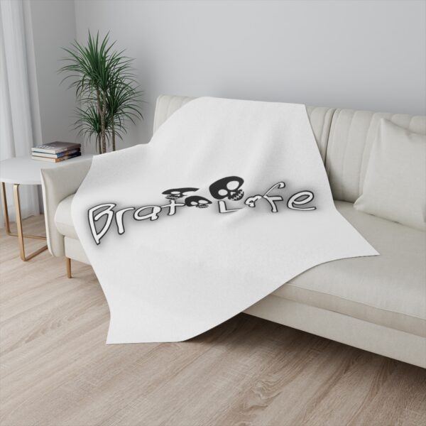Brat Life TriSkull Sherpa Blanket - Image 3
