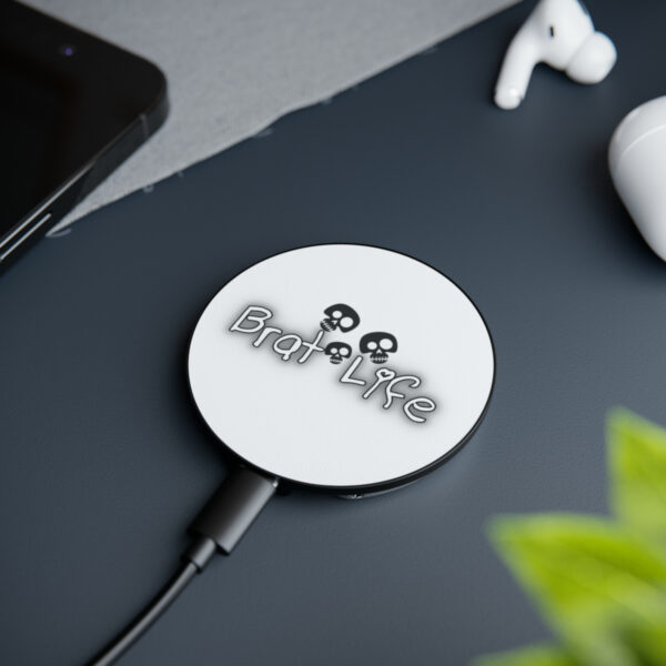 Brat Life Magnetic Induction Charger - Image 4